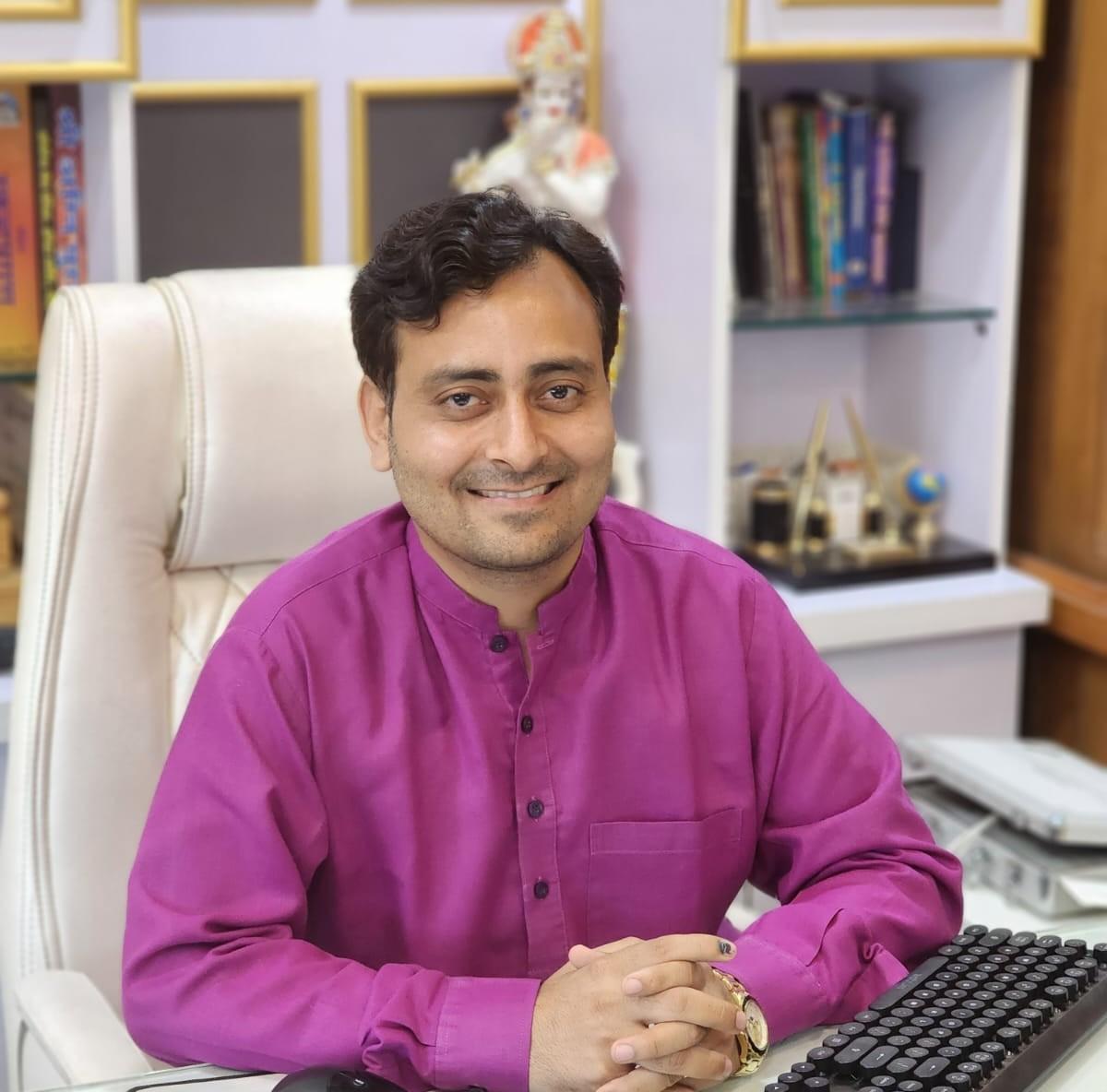 Dr.Chandresh-Sharmaa-e1714992059978 (1) - Chandresh Sharmaa Vastu Expert Consultant Astrologer Numerologist - Chandresh Sharmaa Vastu Expert Consultant Astrologer Numerologist